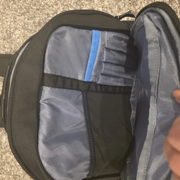 DELL Black Backpack Design Durable - Picture 4 of 7